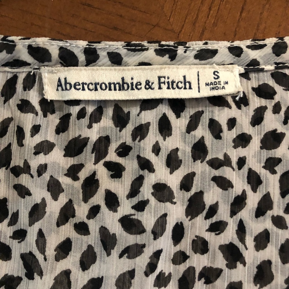 Abercrombie Long-Sleeve Wrap Chiffon Blouse - Picture 3 of 5
